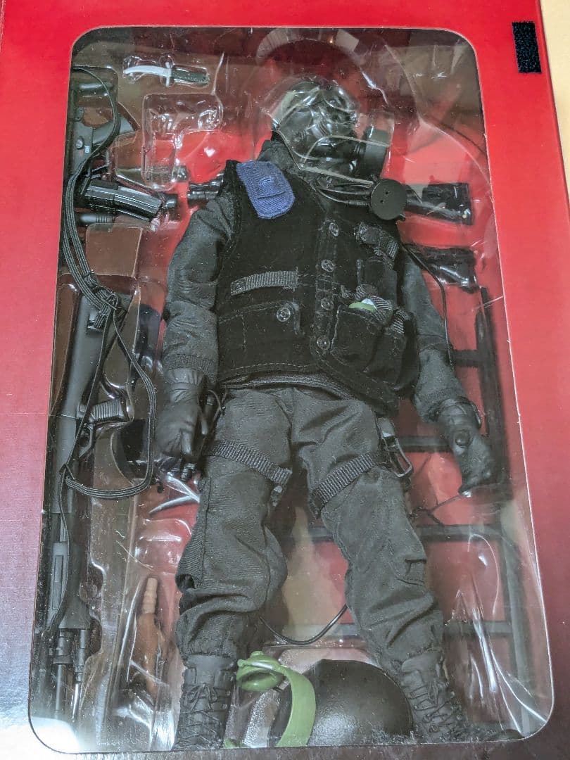 メディコムトイ SAS イギリス特殊部隊 12インチフィギュア - メルカリ
