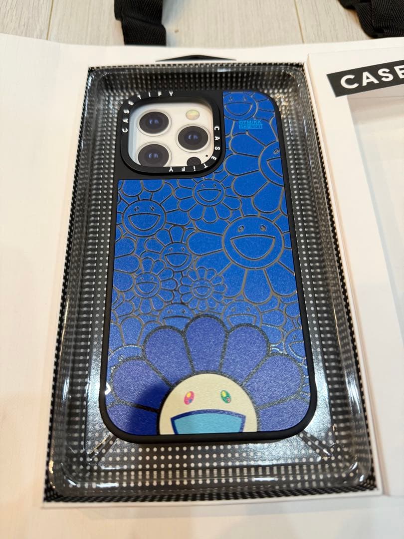 MURAKAMI TAKASHI×CASETiFY スマイルブルーケース - メルカリ