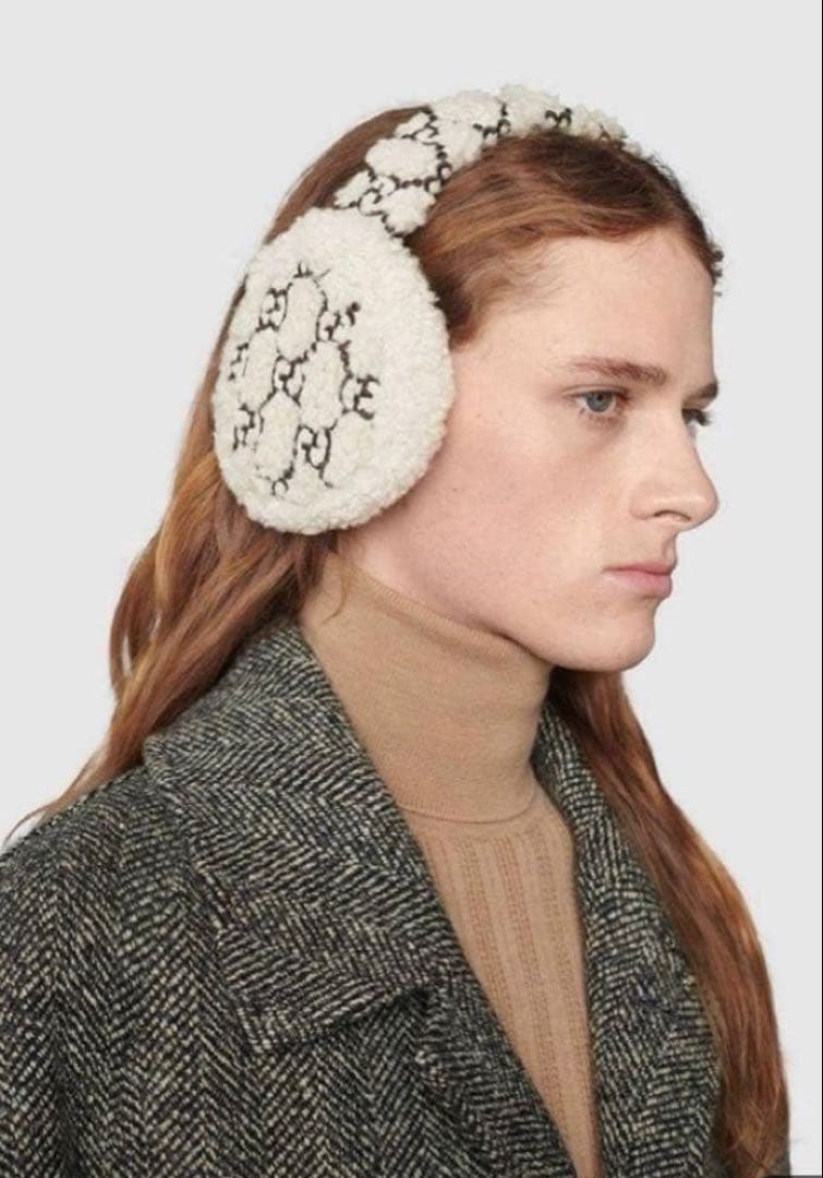 GUCCI GGロゴ イヤーマフ オフホワイト　美品 GUCCI 1255 Ivory Brown Logo Gg1255S Oversized Mask Wrap Unisex