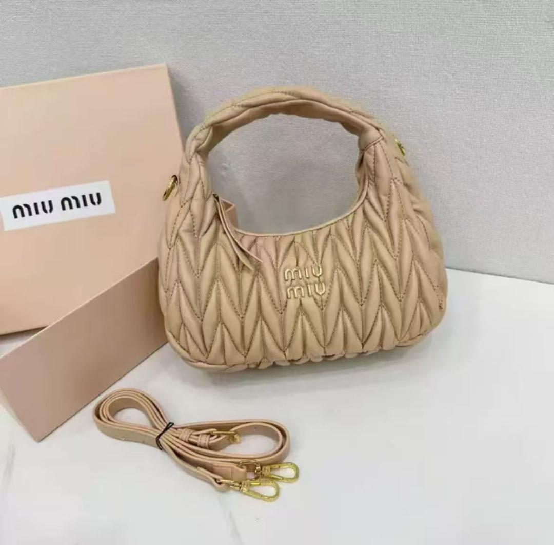 miumiu カーキ ショルダーバッグ Miu Wander matelassé shoulder bag in green - Miu Miu | Mytheresa