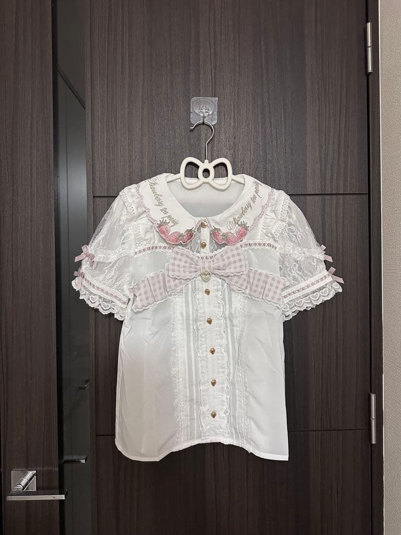 ストロベリー刺繍ブラウス lizlisa ストロベリー刺繍ブラウス ｜ LIZ LISA（リズリサ）公式通販 ｜ Tokyo