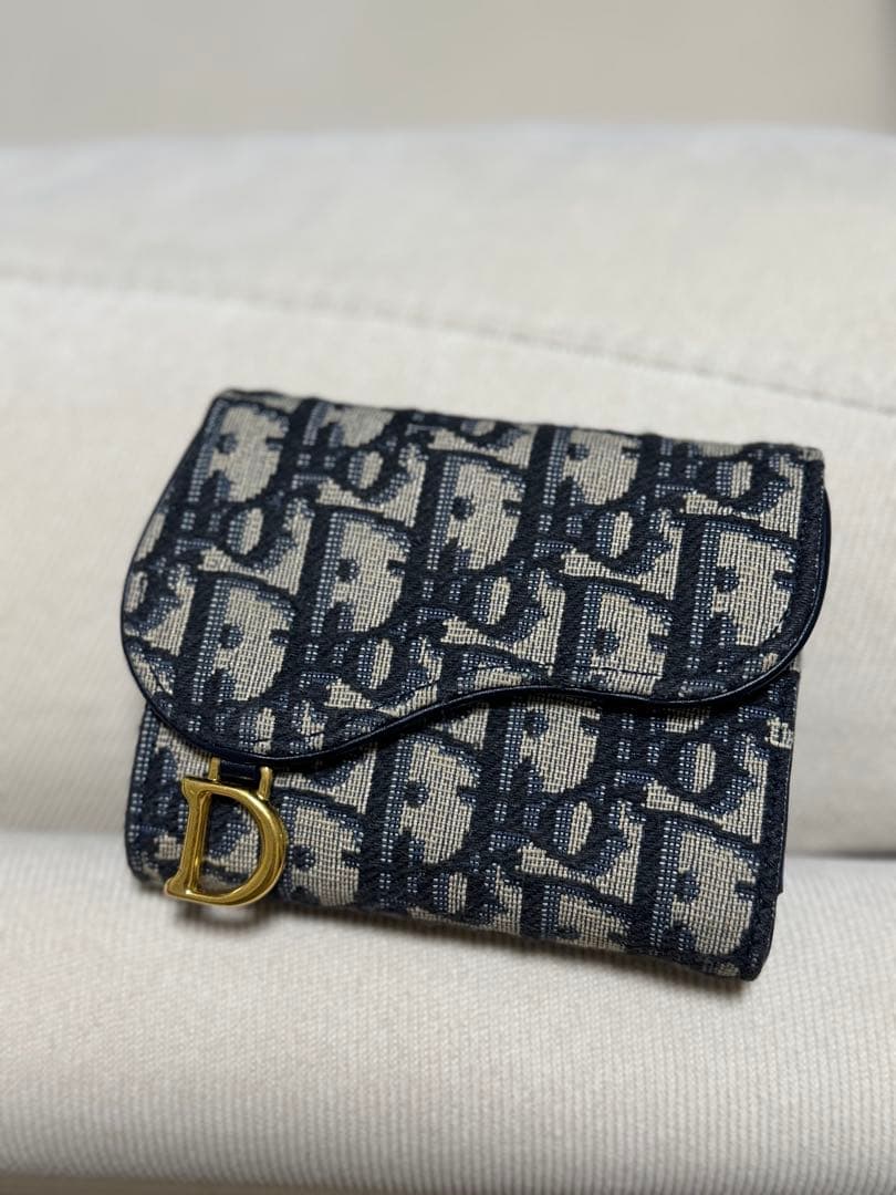 Dior 三つ折り財布 すぐ届く DIOR Jolie(ジョリー)Hibiscusウォレット 三つ折り財布 (Dior