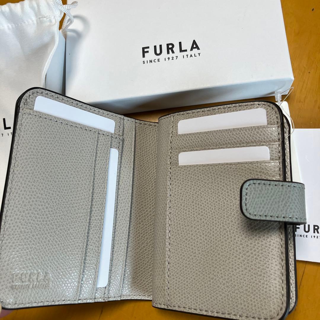 新品未使用 FURLA フルラ 二つ折り財布 グレー コンパクト - メルカリ