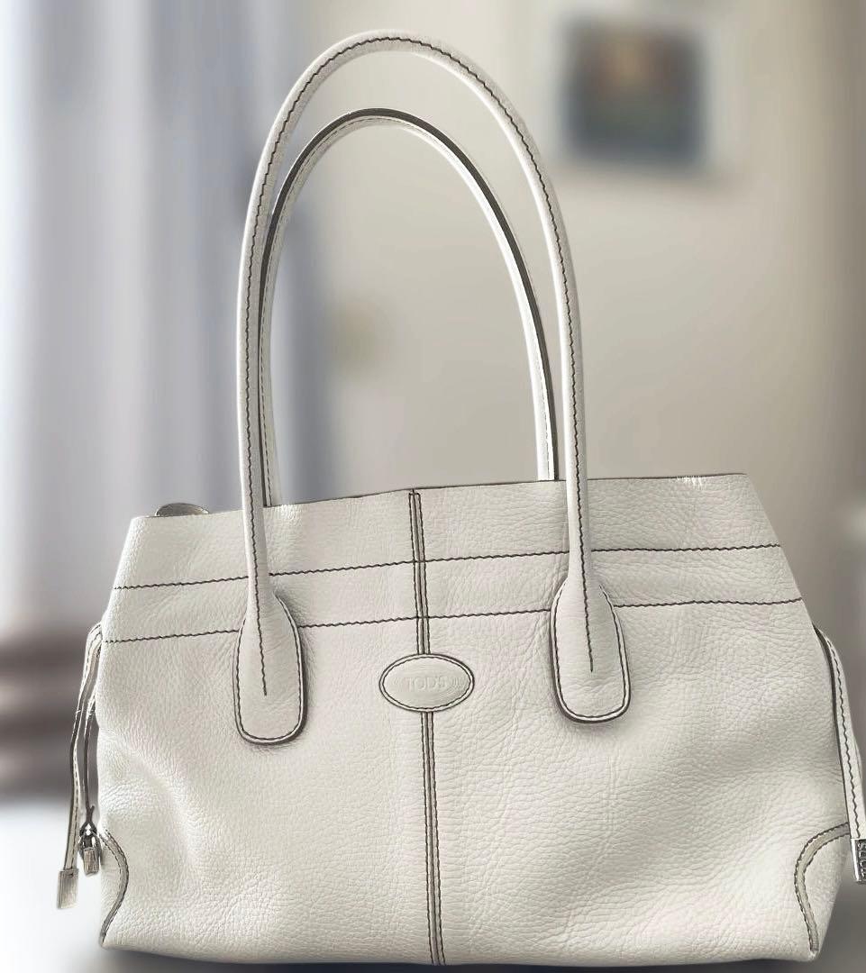 TOD’s トッズ　トートバッグ ショルダーバッグ　白　１年中ファショナブル TOD'S（トッズ） TODS トートバッグ 2WAY DI BAG FOLIO SMALL
