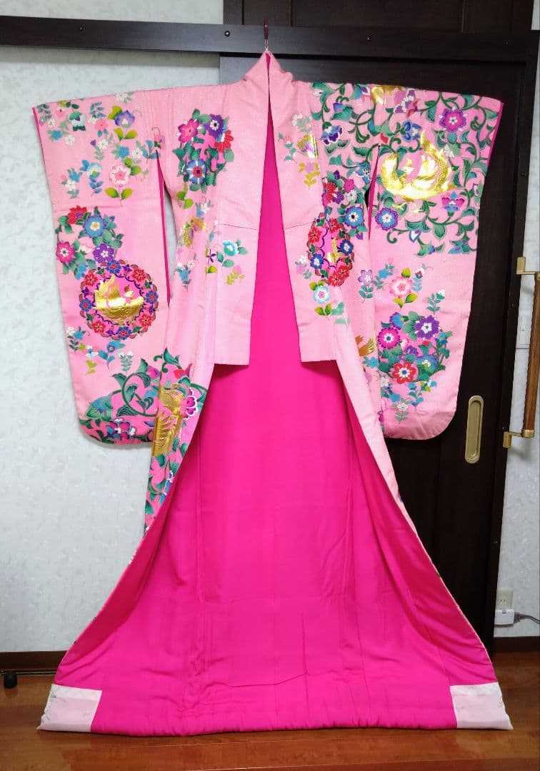 しろさま専用 最高級友禅色打掛 (ピンク) 作家秋山章 - メルカリ