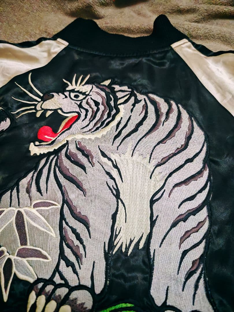 VOMANIE 日本限定 虎 サテン スカジャン big size 珍品 - メルカリ