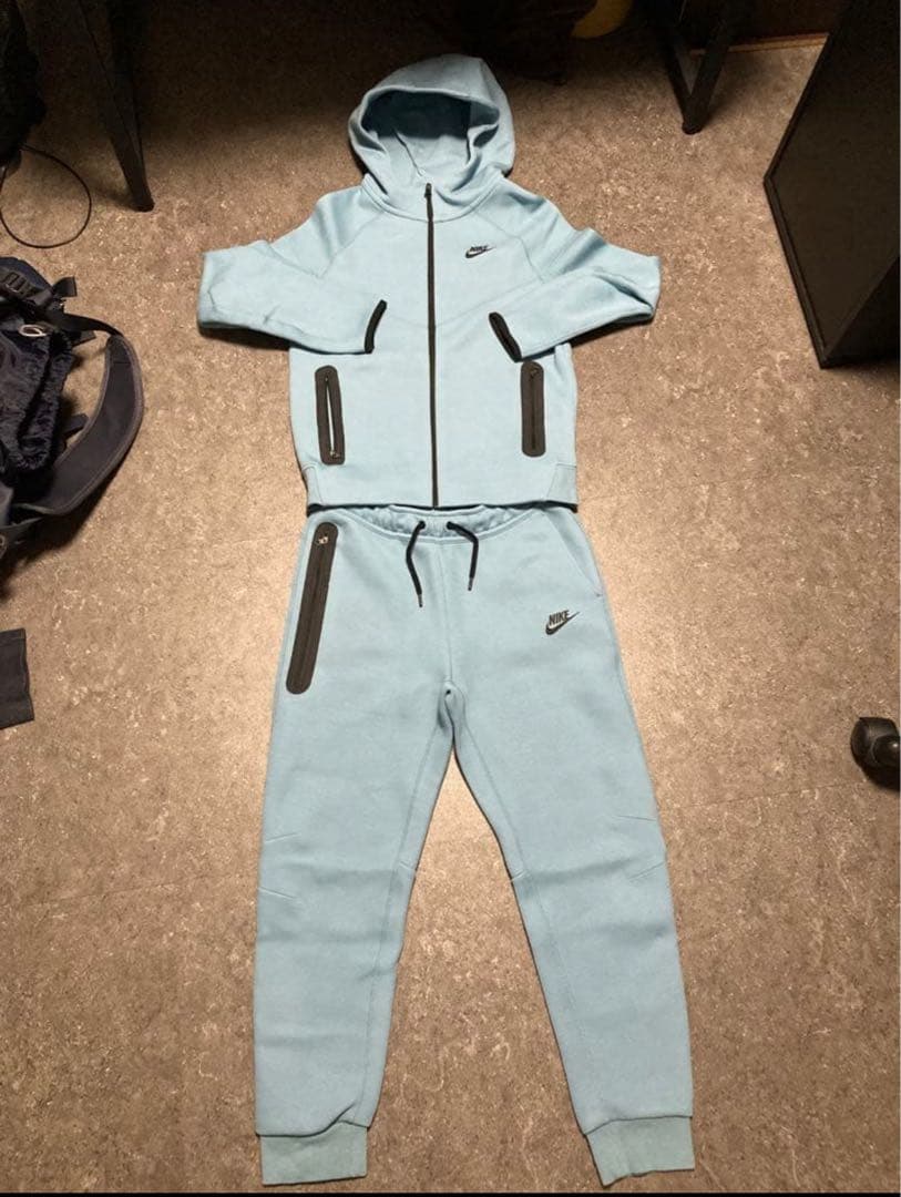 【海外限定】ナイキ テックフリース セットアップ　水色 海外限定】Nike ナイキ テックフリース セットアップ (Nike