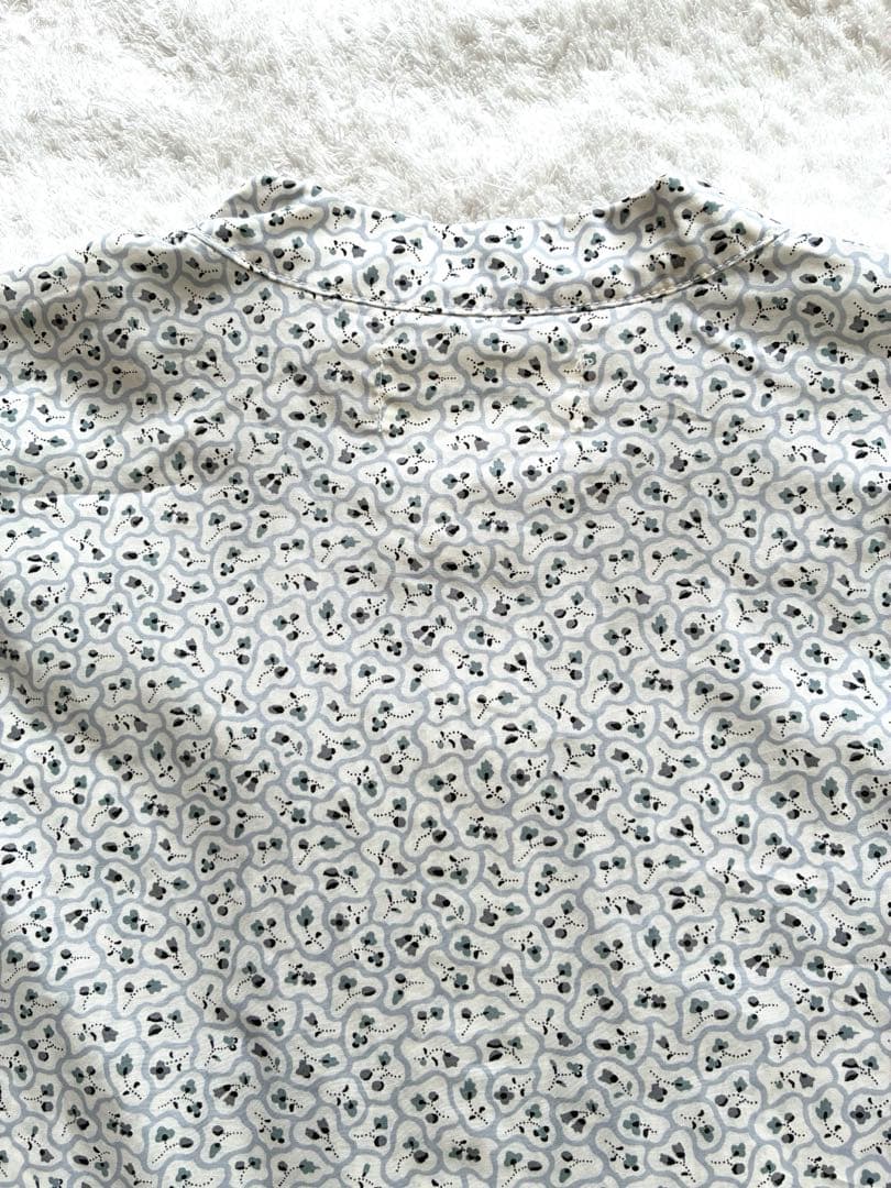 新品！sosotto リバティのバンドネックのブラウス 爽やかな小花柄
