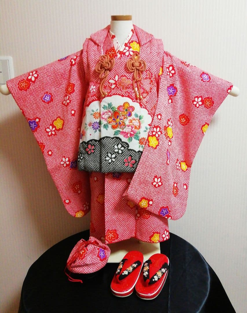 J−K−3−30　七五三3歳着物　古典疋田絞り ブランド 陽気な天使 紫地 疋田絞りに四季の花 七五三 7歳 女の子 貸