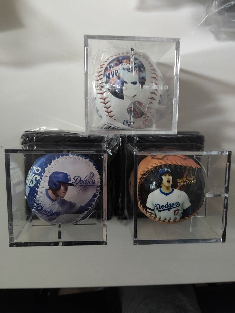 (evelovec)大谷翔平MVP記念•ワールドシリーズ出場記念ボール3個 Amazon | 【海外限定】大谷翔平 2024 MVP記念ボール ロサンゼルス