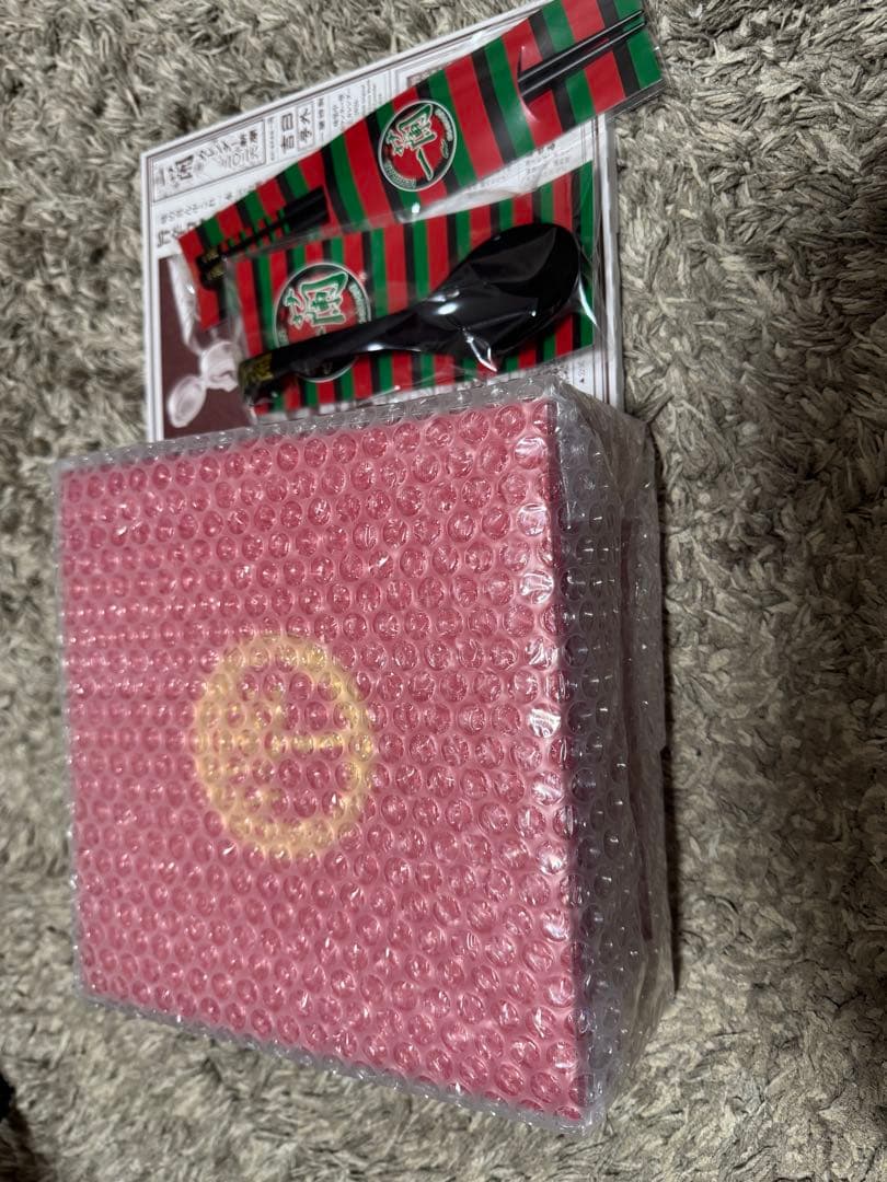 一蘭どんぶり　箸　レンゲ　カレンダー　セット 食欲の秋！一蘭ラーメンの秋！ 金文字入り『箸＆レンゲ』付の特別