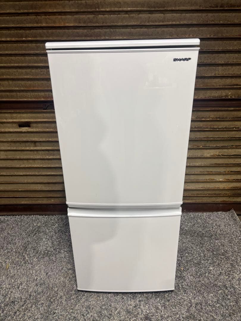 シャープ ノンフロン冷凍冷蔵庫 137L SJ-D14FJ-W 2020年製 Amazon.co.jp: シャープ SHARP 冷蔵庫 137L(幅48cm) つけかえどっちも
