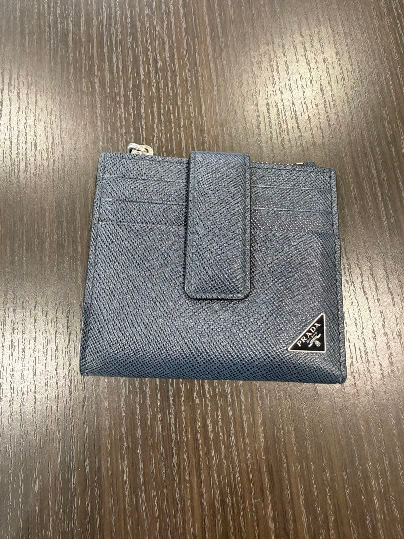 プラダ　二つ折り財布 プラダ 二つ折り財布 財布 メンズ SAFFIANO TRIANG ブラック 2MO738