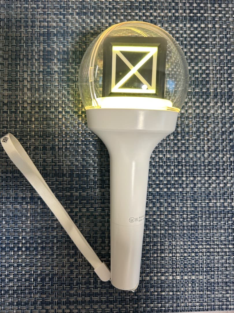 NiziU ペンライト NiziU OFFICIAL LIGHT STICK - メルカリ