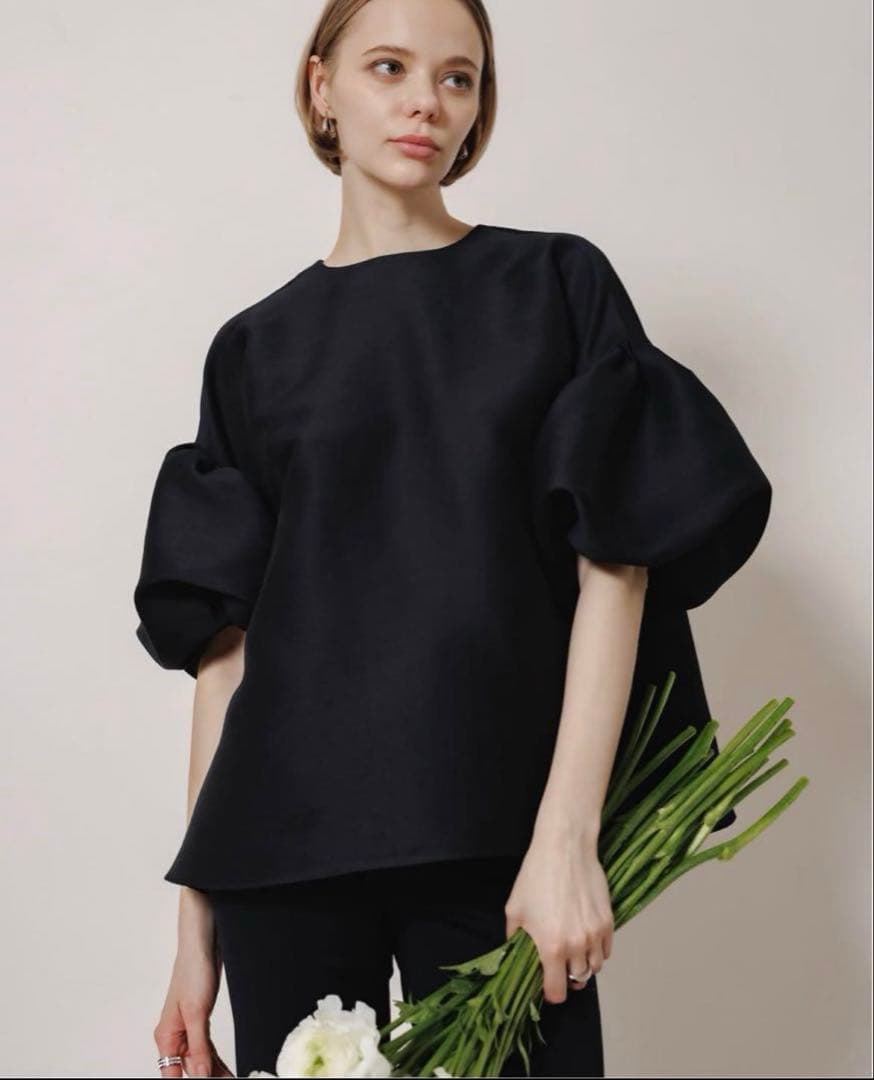 新品‼️Heve へイヴ WHIPバルーンスリーブBL ブラック - メルカリ