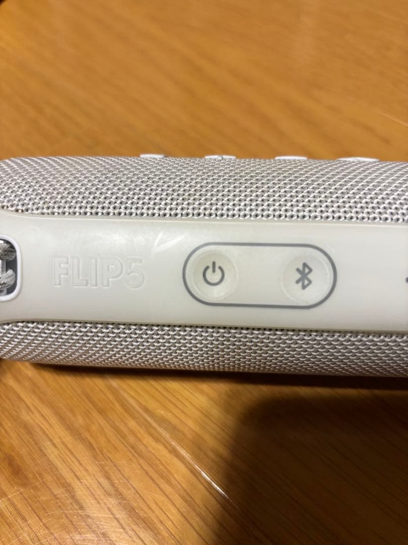 JBL FLIP5 ホワイト ワイヤレススピーカー - メルカリ