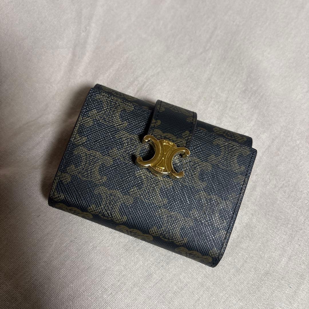CELINE 三つ折り財布 ブラック・ゴールド 楽天市場】【国内正規品/ラッピング済】 セリーヌ 財布 CELINE 三