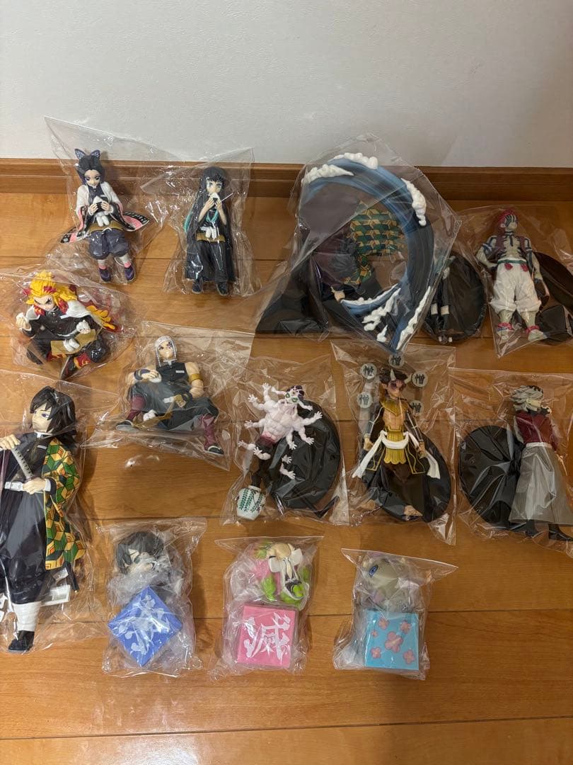 フィギュア　鬼滅の刃　まとめ売り 鬼滅の刃 フィギュア まとめ売り お値下げ - メルカリ