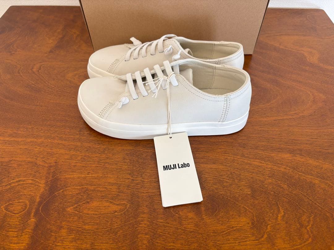無印良品　MUJILabo CAMPER レザーローカットスニーカー　白　25 銀座】CAMPERと共同開発のレザーローカットスニーカー｜ 無印良品