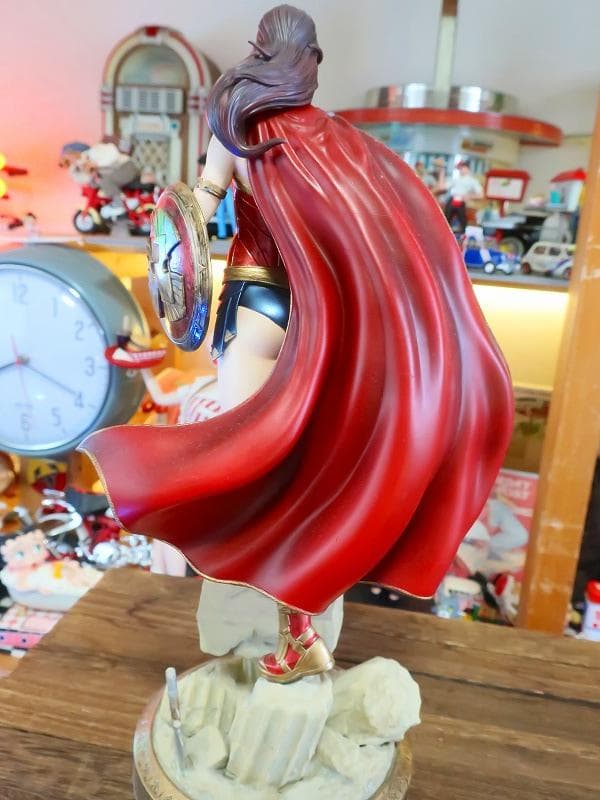 ワンダーウーマン 塗装済完成品 フィギュア スタチュー 像 ジオラマ