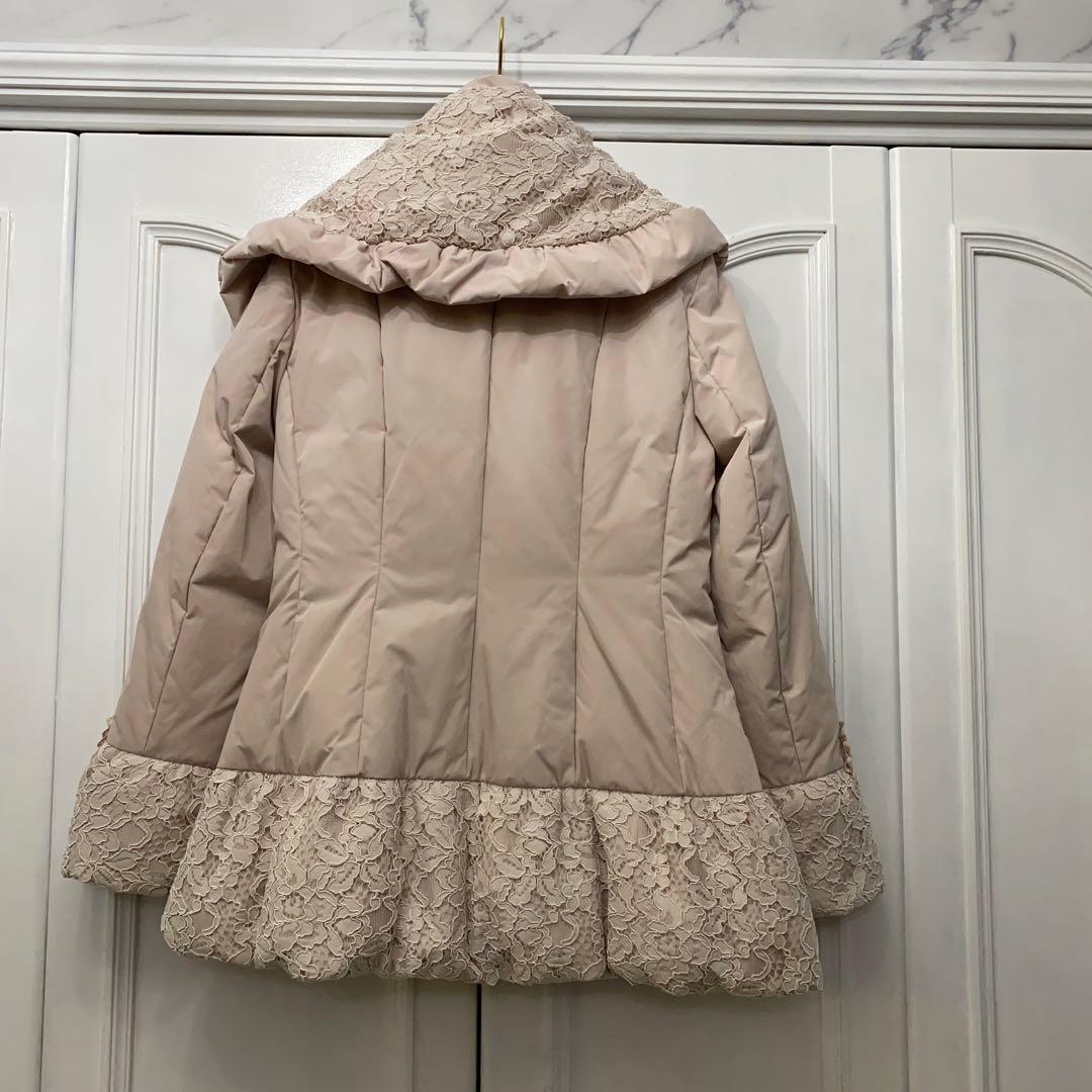 極美品、スーパービューティーダウンコート、ジャケットレースづかい花