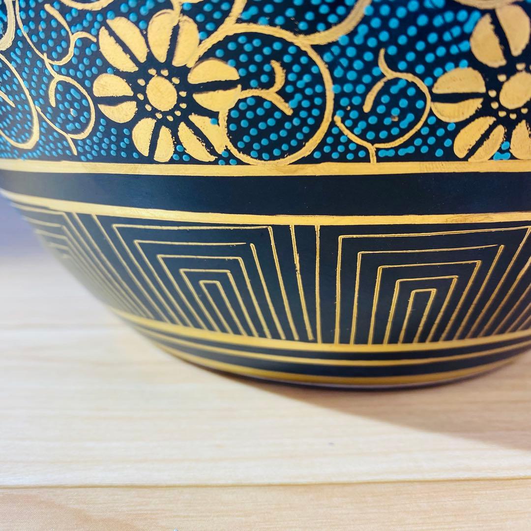 美品】九谷焼 花瓶 洋山造 金彩 青粒鉄仙唐草文 25cm 共箱付き - メルカリ