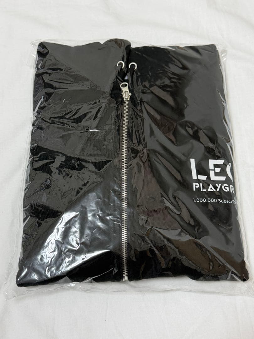 山田涼介 LEO YouTube 記念グッズ Big パーカー 新品 限定品 - メルカリ