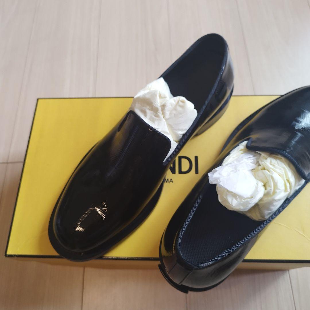 定価15 万 fendi エナメル ドレスローファーuk8の通販はau PAY