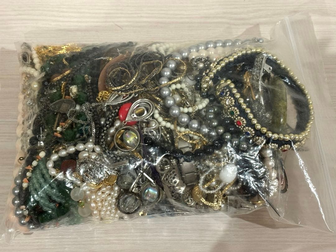 イミテーションアクセサリーまとめ売り約3kg イミテーション