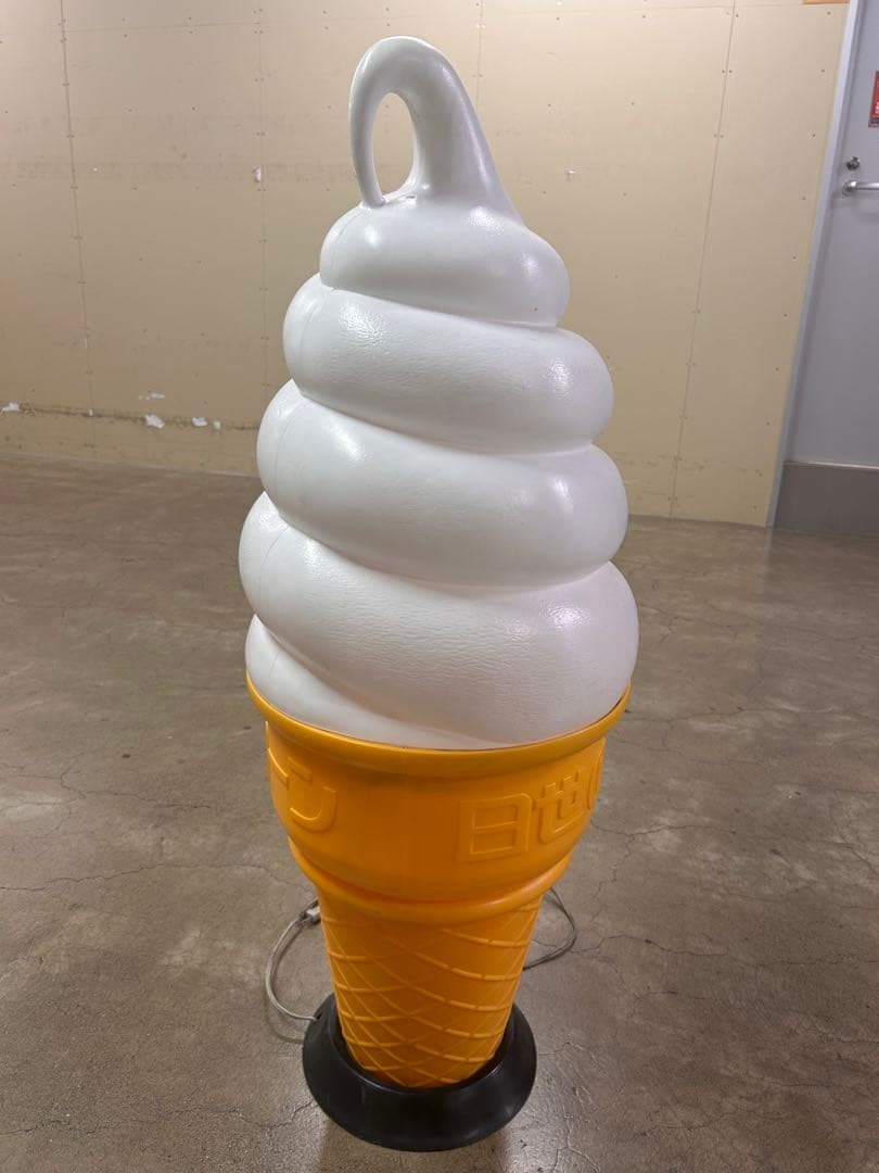 M*i様 ソフトクリーム型ライト　 ニッセイ　日世 ランプ　 照明 看板 日世 ニッセイ ソフトクリーム ランプ 照明 レトロ 販促 インテリア