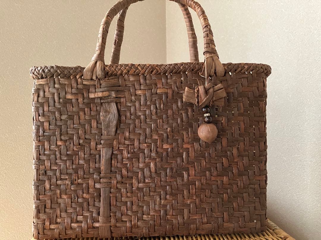 か*つ様 国産山葡萄バックとネックレス　バックチャーム3点セット 山葡萄チャーム バッグチャーム キーホルダー ストラップ アクセサリー