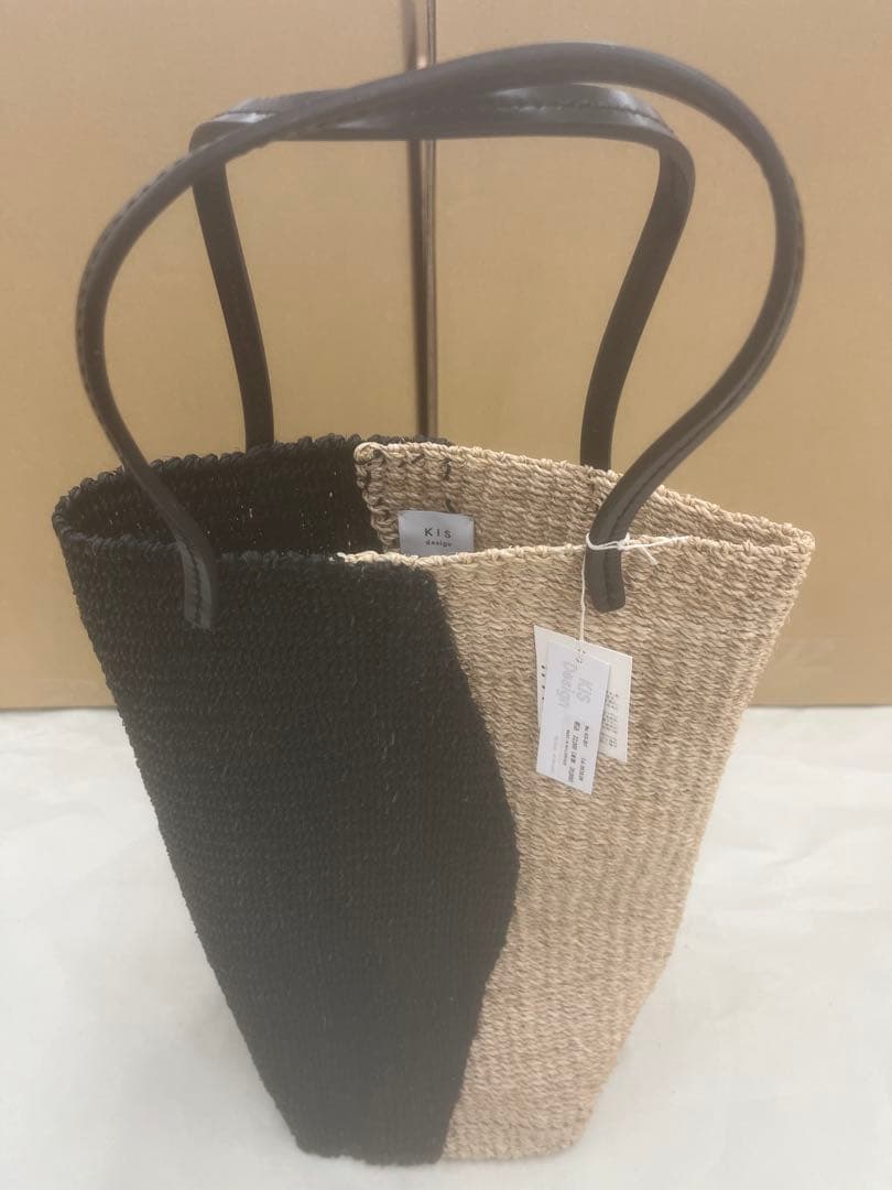 ストロー素材のツートンかごバッグ　新品未使用品 miniministore ストローショルダーバッグ かごバッグ 夏 -ファッション