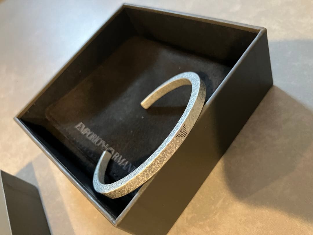 【未使用】EMPORIO ARMANI シルバーバングル エンポリオアルマーニ EMPORIO ARMANI ブレスレット バングル