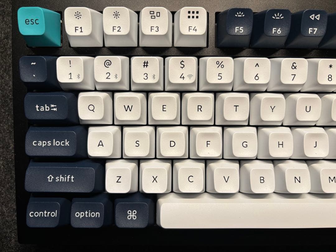 Keychron Q1 Max QMK/VIA（US ANSI 配列）茶軸 - メルカリ