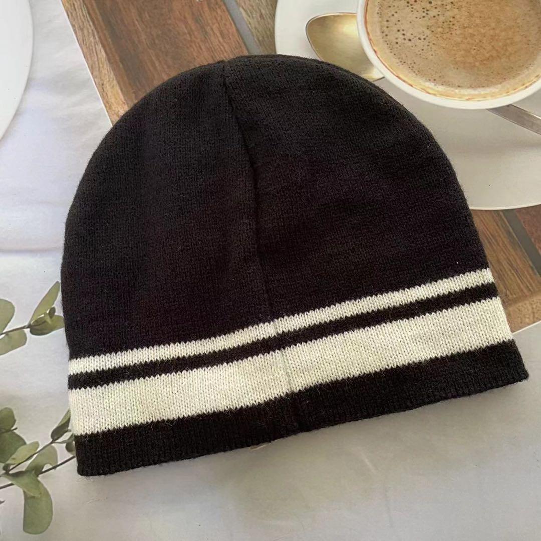 VALLAD STUDIO BEANIE CAP BLK/WHT