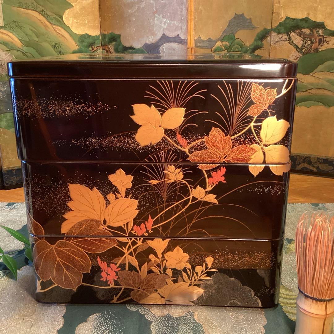 A1027 木製輪島塗　３段重箱　　「久世宗春」　草花蒔絵