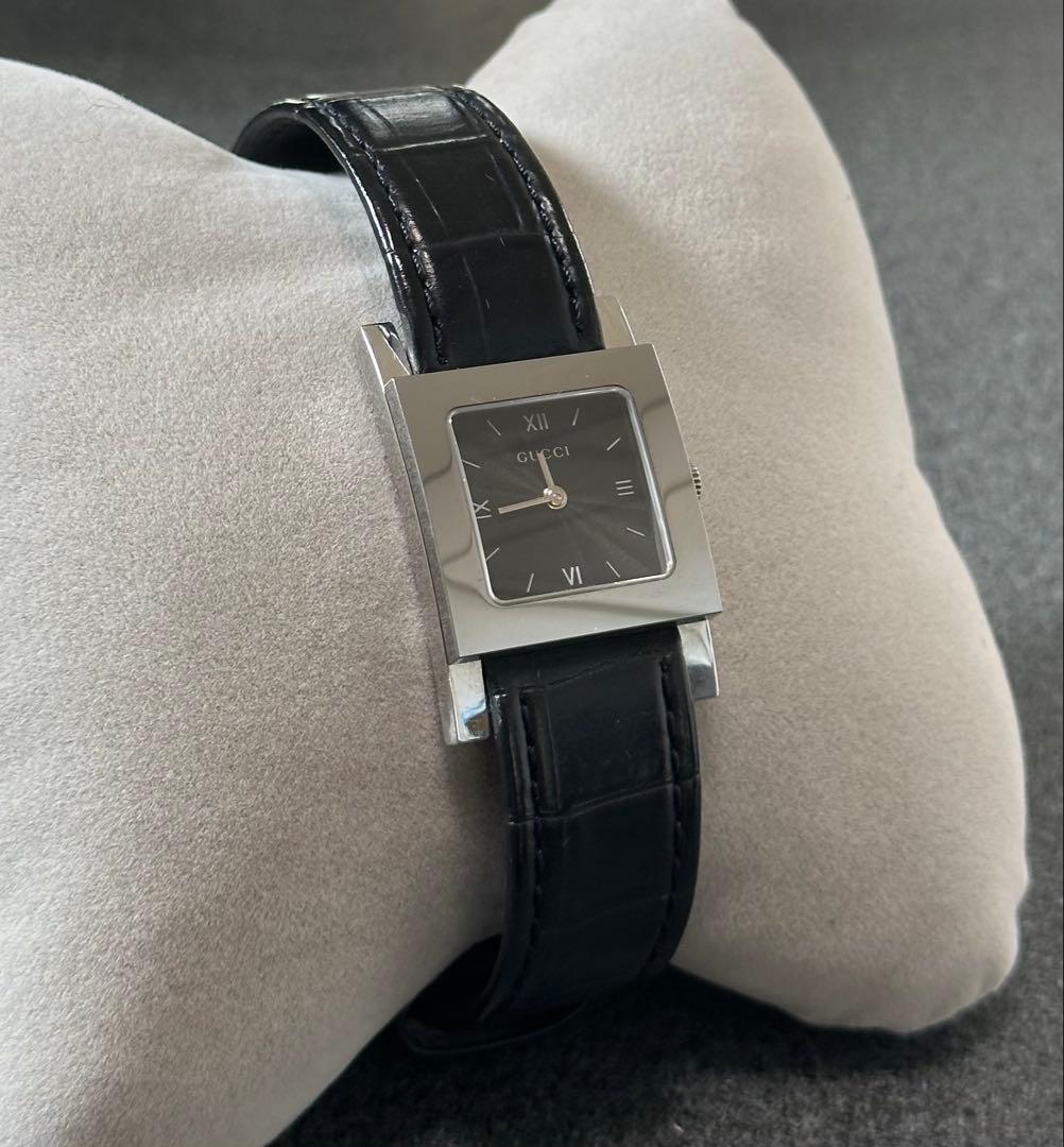 GUCCI 腕時計 7900L クォーツ クロコ型押しベルト ブラック 黒文字盤 GUCCI（グッチ） ラウンド型 ブラック×ゴールドGPケース クォーツ