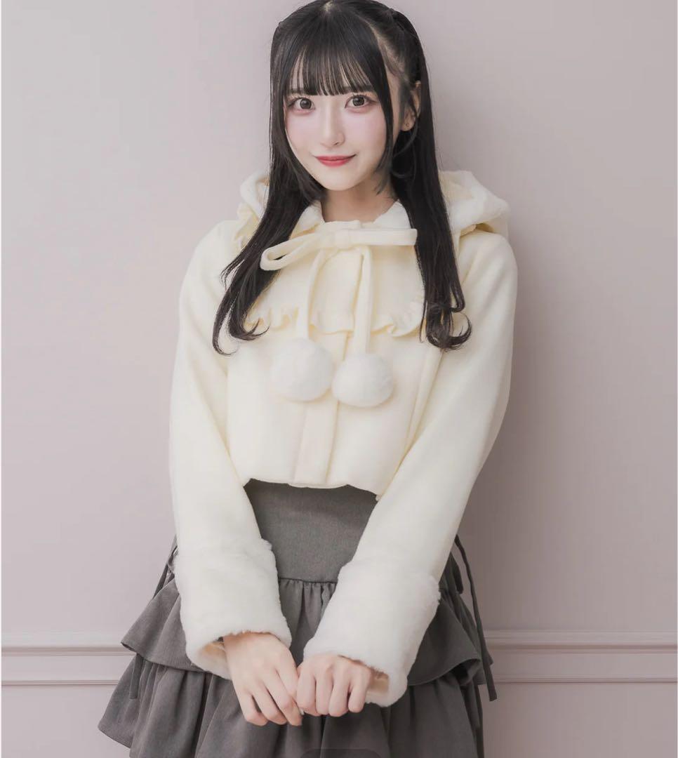 pium ファーリボンヨークフリルショートコート ホワイト ファーリボンヨークフリルショートコート – pium