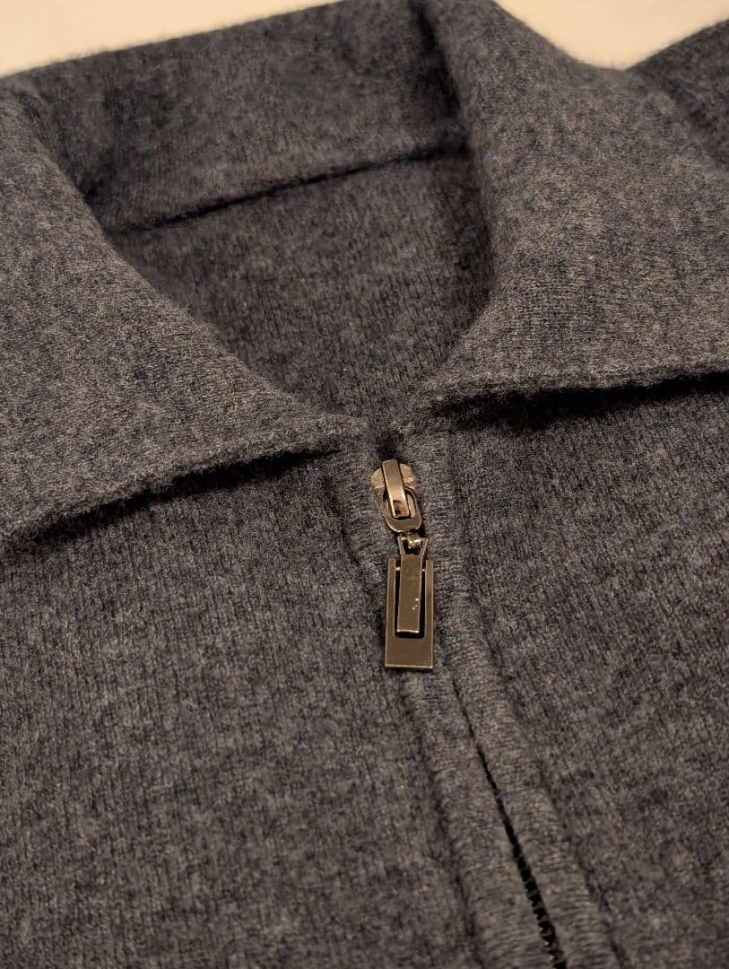 カシミヤ100% ジップアップニットカーディガン ダークグレー 日本製】カシミヤ100% ハイネック ジップ カーディガン メンズ