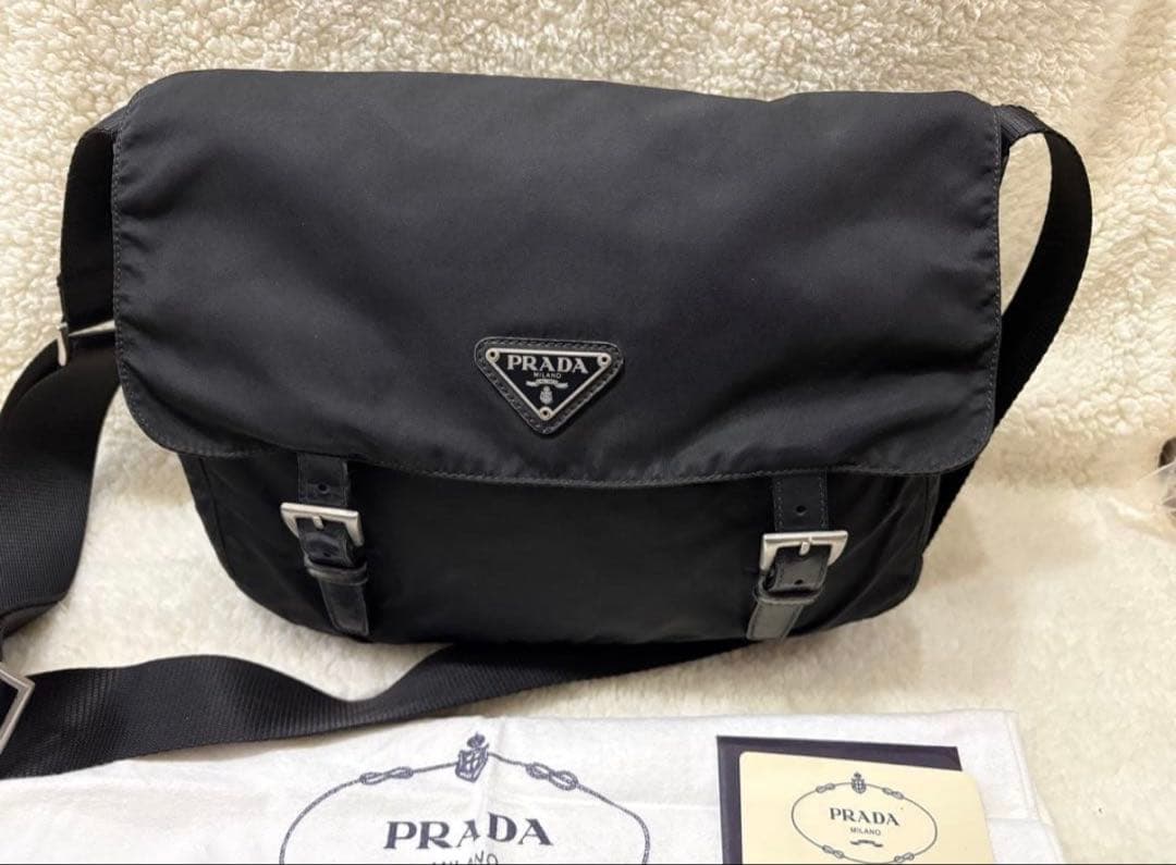 プラダ ショルダーバッグ メッセンジャー 三角ロゴ ナイロン レザー