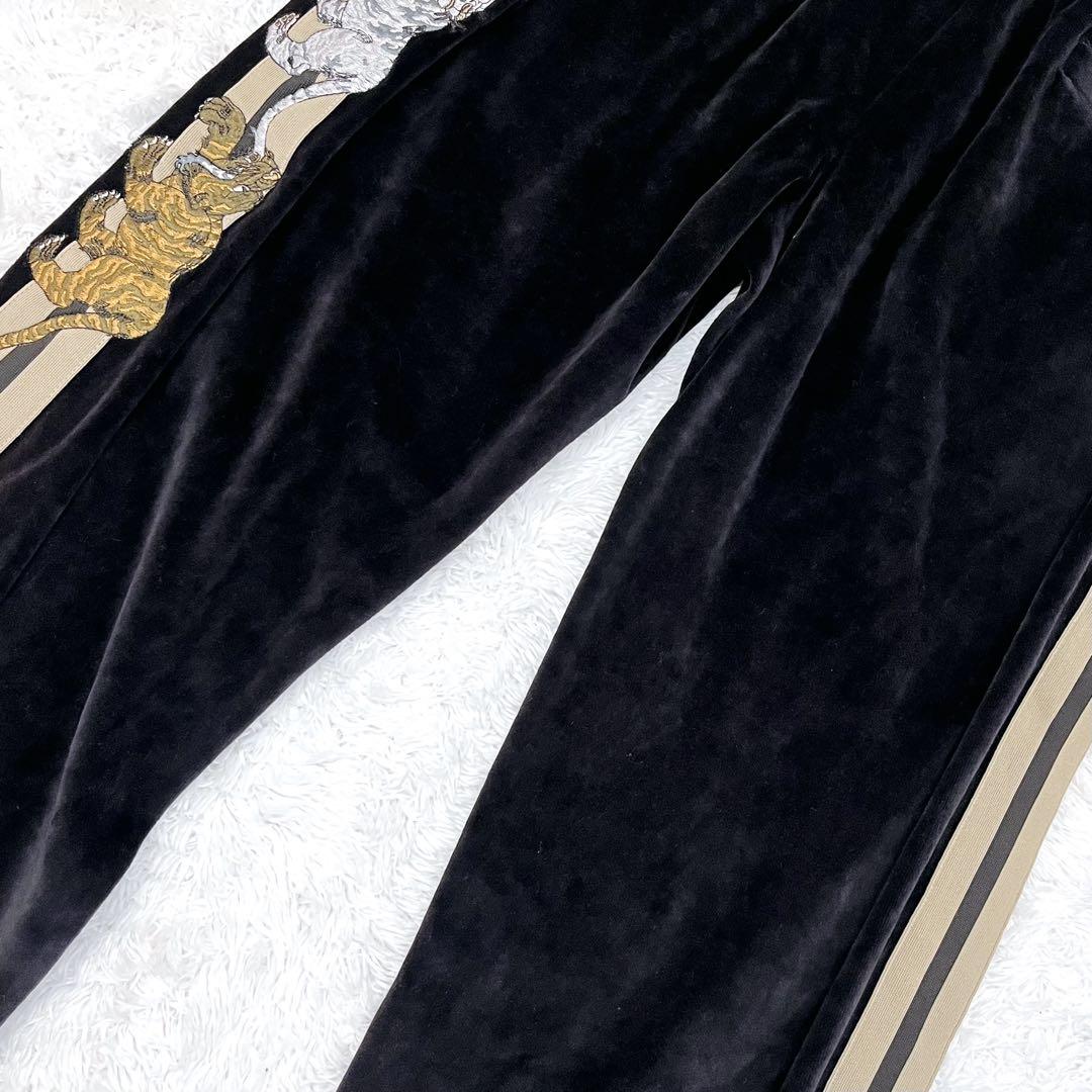 グラニフ 石黒亜矢子 バターの虎 ベロアトラックパンツ Lサイズ - メルカリ