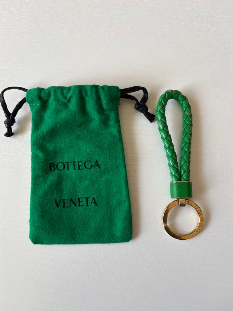 BOTTEGA VENETA グリーン キーホルダー - メルカリ
