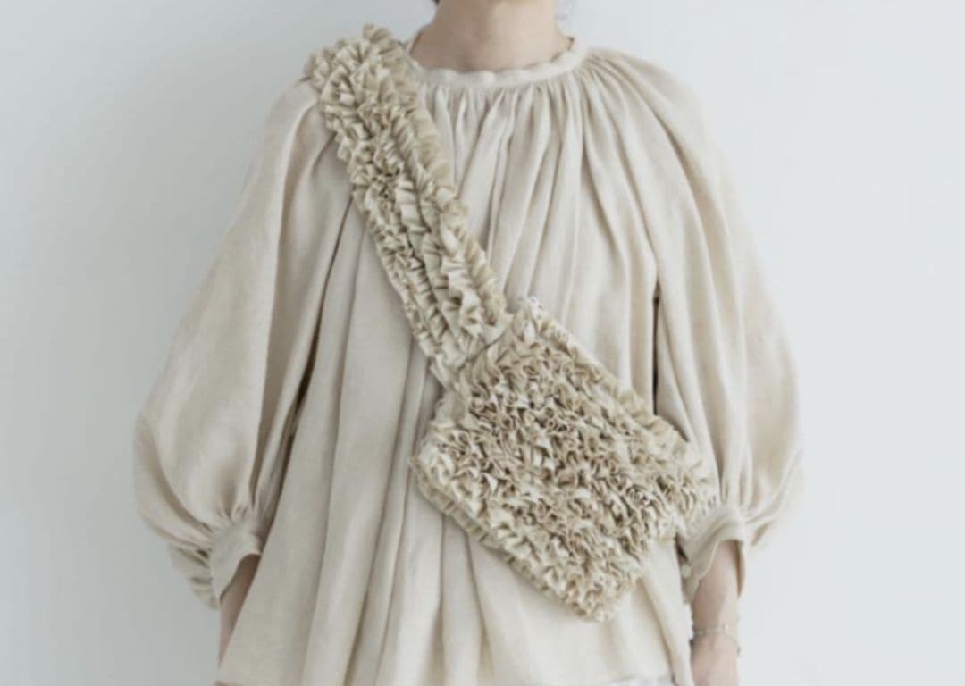 R&D.M.Co- FRILL BODY BAG フリルボディバッグ エクリュ R&D.M.Co- オールドマンズテーラー : FRILL SHOULDER BAG フリル