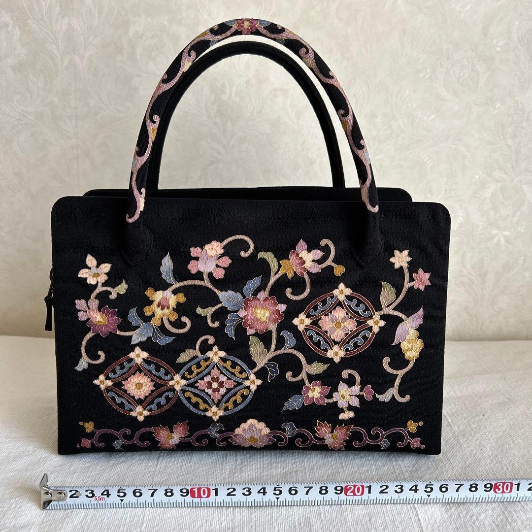 岡重 利休バッグ / 蓬莱袋 正絹 OKAJIMA 利休バッグ 象更紗 – OKAJU WEB STORE