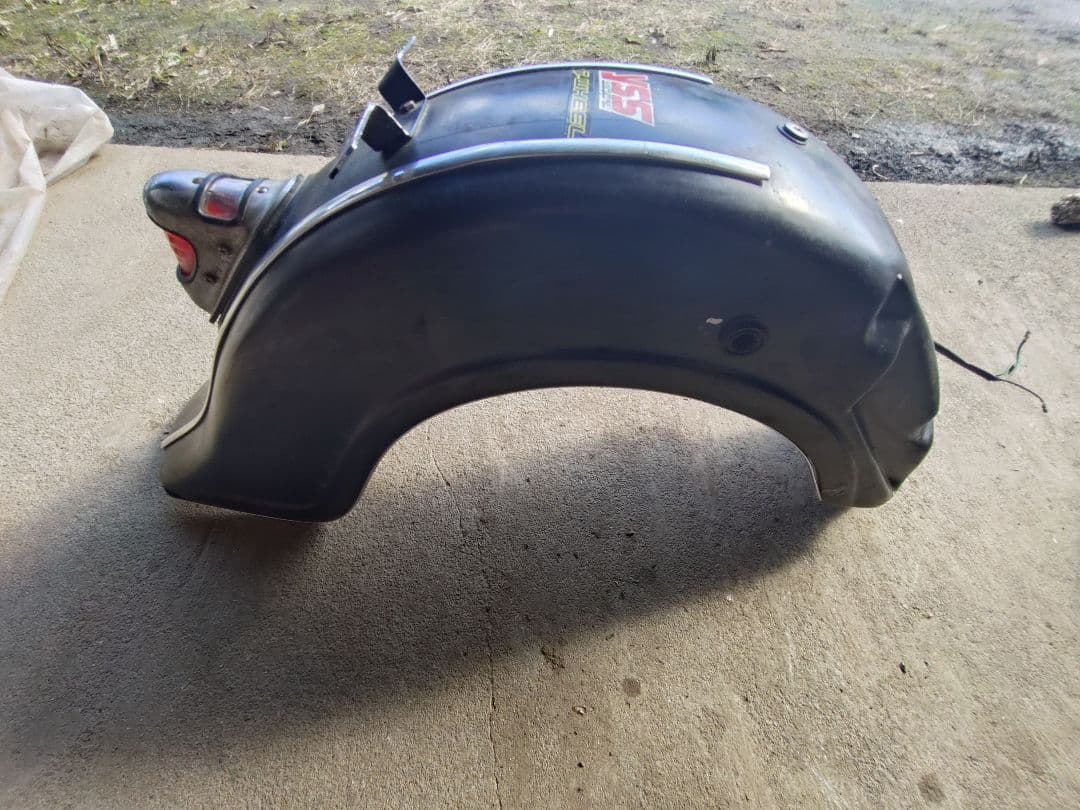 マグナ50 リアエスカルゴフェンダー マグナ50 エスカルゴ リアフェンダー 交換（ホンダ マグナ50）by