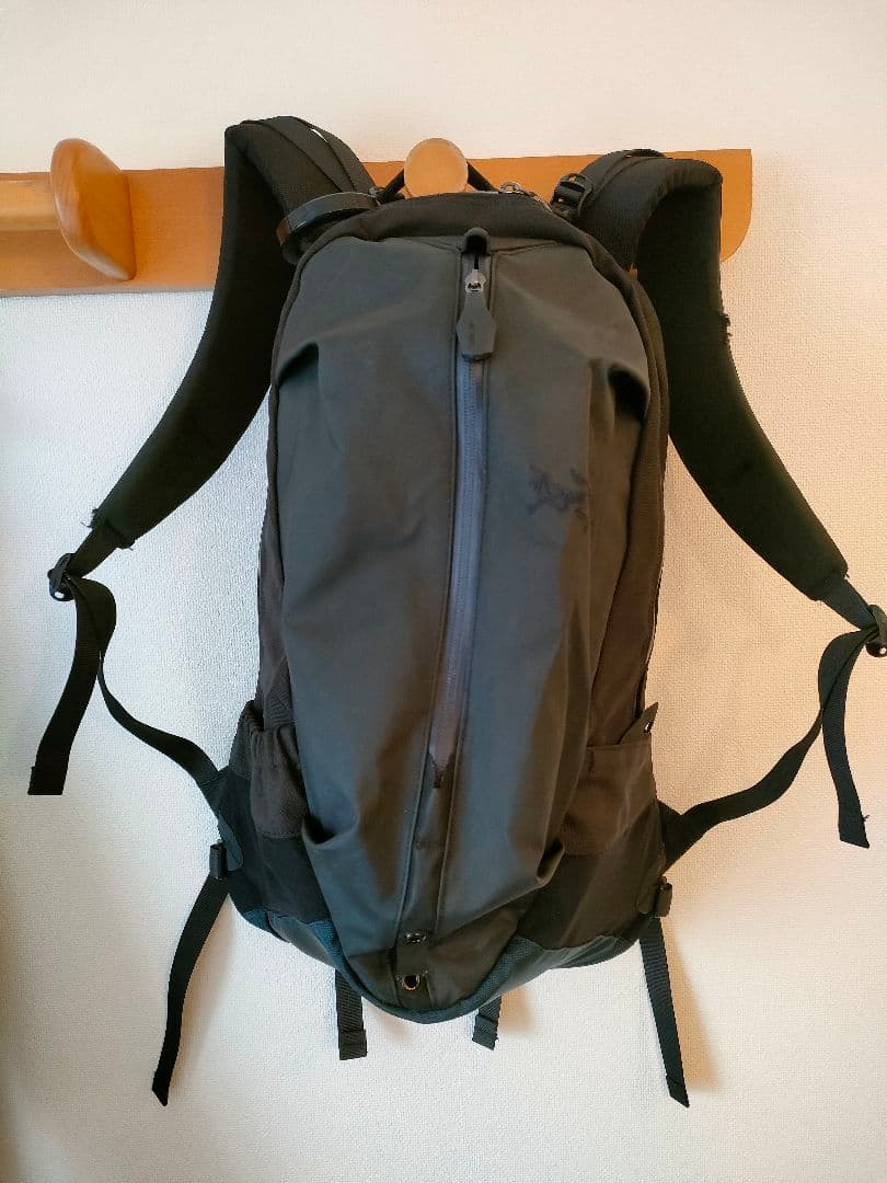 ARC'TERYX アロー22 バックパック ※左ワイヤー破損 - メルカリ