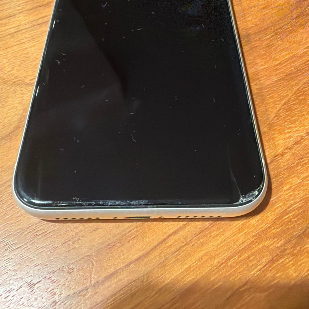 iPhone XR 64GB ホワイト バッテリー81% - メルカリ