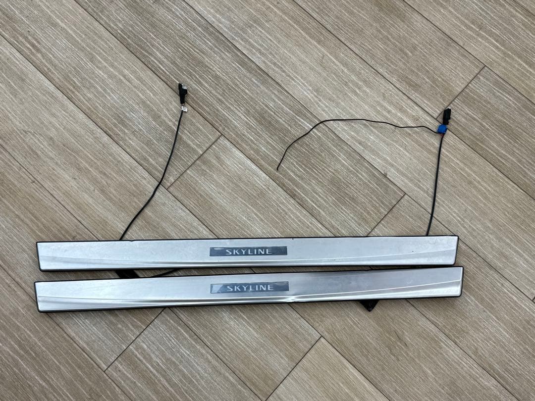 CKV36 スカイラインクーペ 純正オプション イルミネーションスカッフプレート LEDスカッフプレート取り付け（日産 スカイライン・V36）by たか