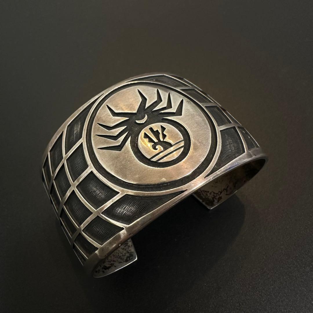 HOPI e Phillips オーバーレイ スパイダー バングル Hopi Jewelry 【メール便配送】Clifton Mowa Hopi Overlay Bangle