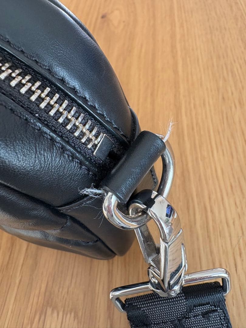 マリメッコ Soft Gratha Kivet レザーショルダーバッグ